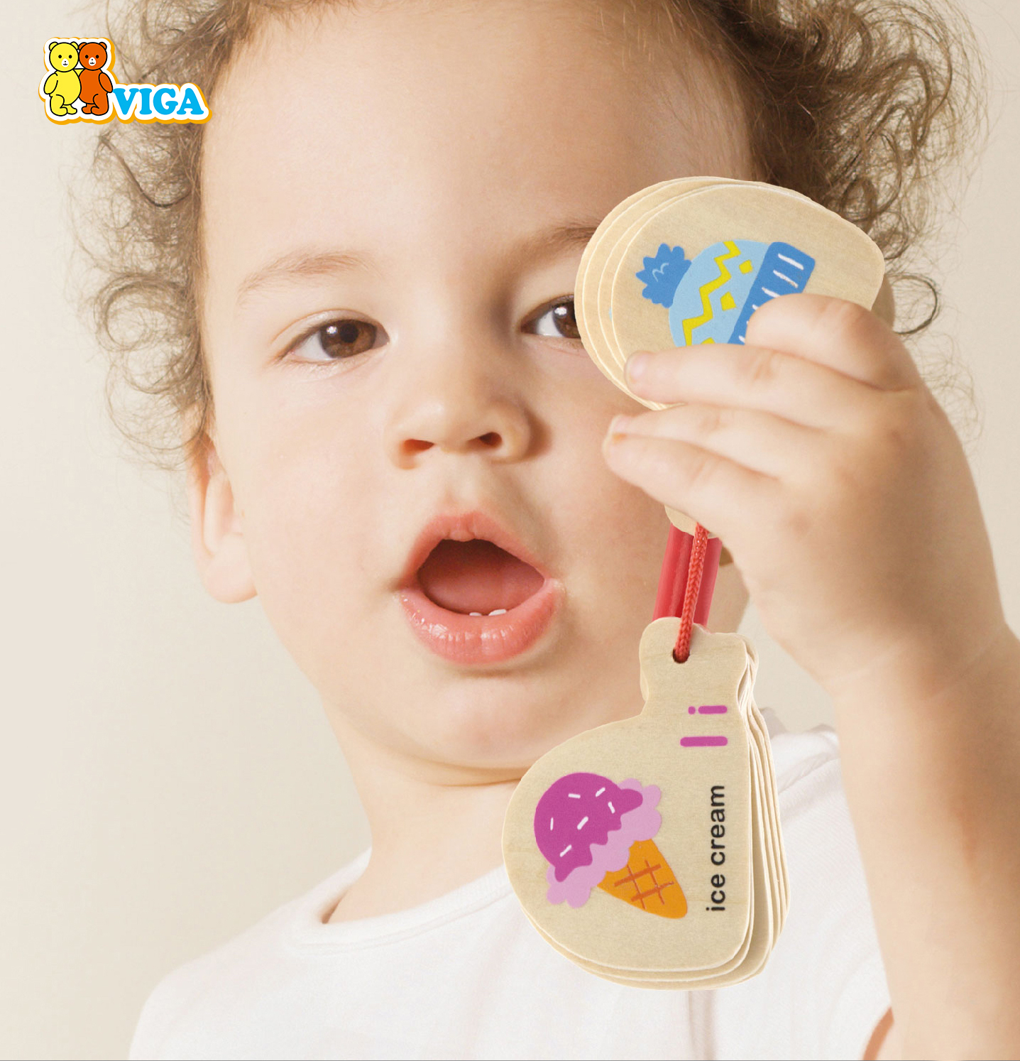 Dřevěná knížka pro nejmenší