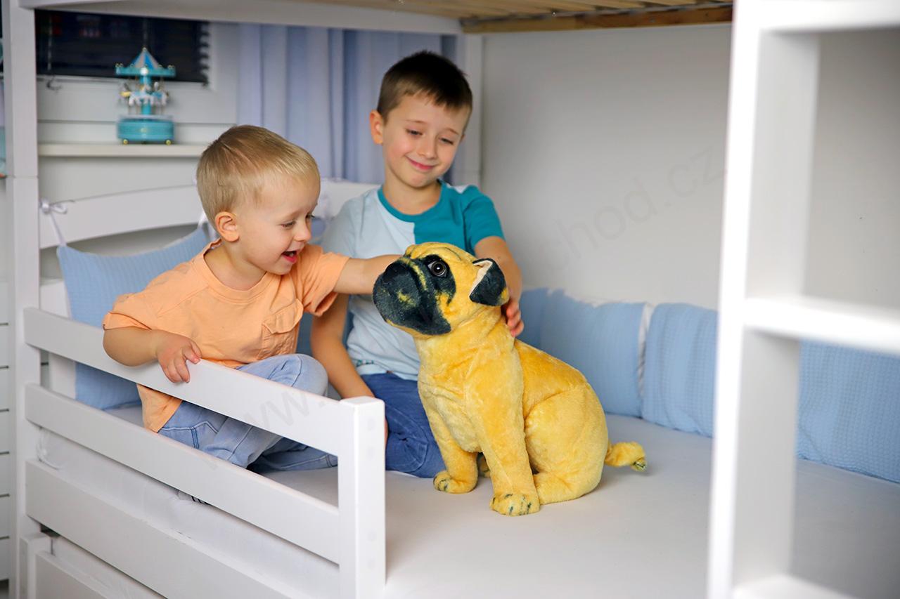 Plyšový pes Mops sedící 53 cm 