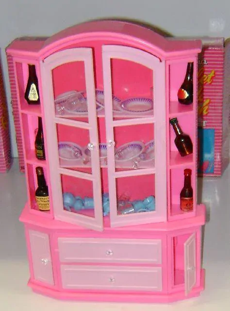 Skříň s nádobím - pro panenky typu Barbie
