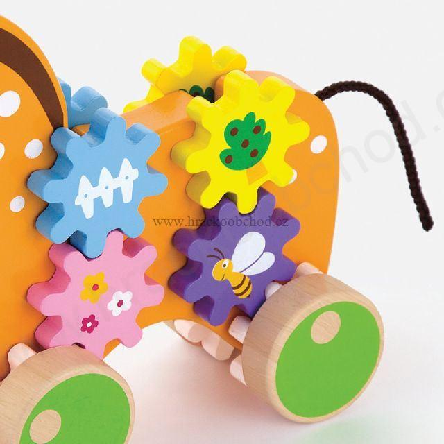 Dřevěná tahací hračka - KŮŇ 