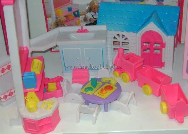 ŠKOLKA - pro panenky typu Barbie