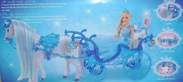 Chodící kůň s modrým kočárem pro Barbie