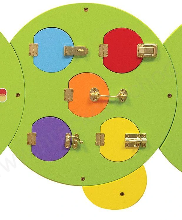 VIGA Dřevěná nástěnná hra - housenka