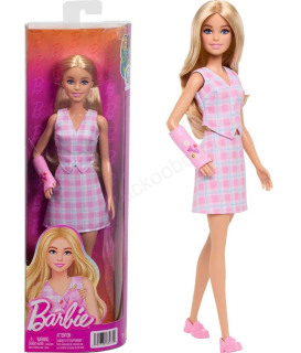 Barbie Modelka v růžovém outfitu se sádrou na ruce JJN56
